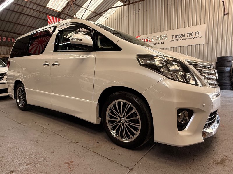 2013 Toyota Alphard