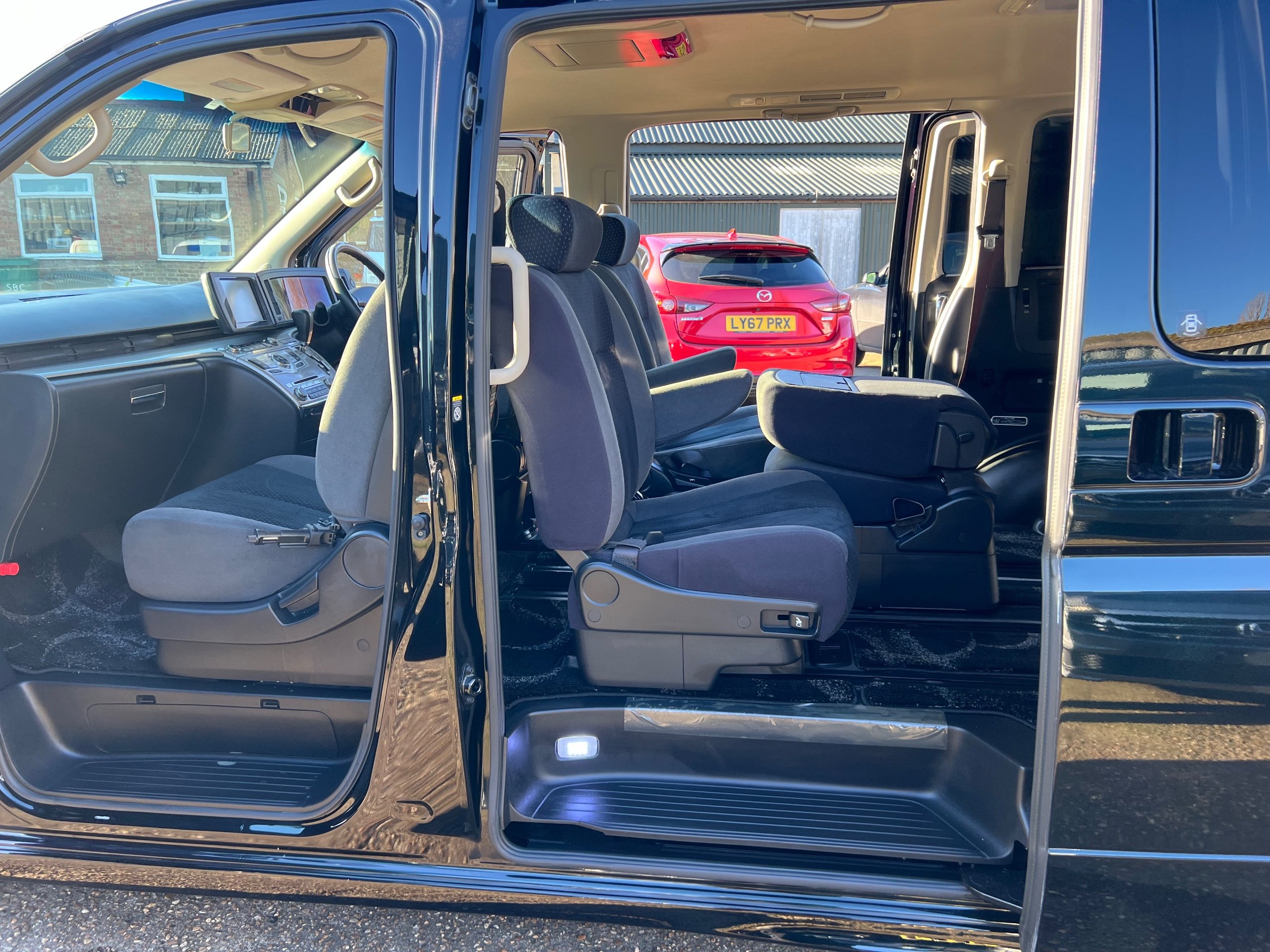 Used 2009 Nissan Elgrand Rider for sale in Rochester, Kent County